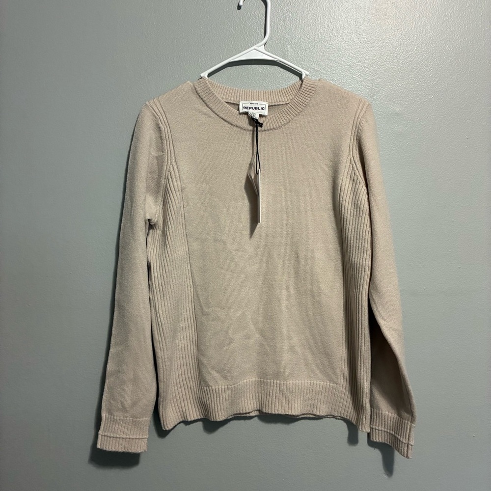 NWT For The Republic Tan Sweater Women’s Medium Neutral Cozy Knit